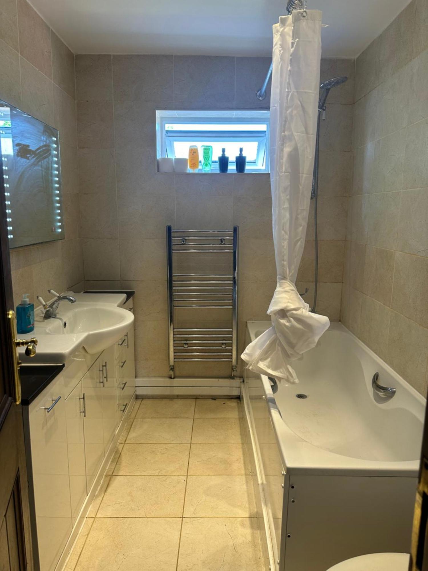 Leavesden Residence - Central - Cosy - Harry Potter Уотфорд Екстериор снимка