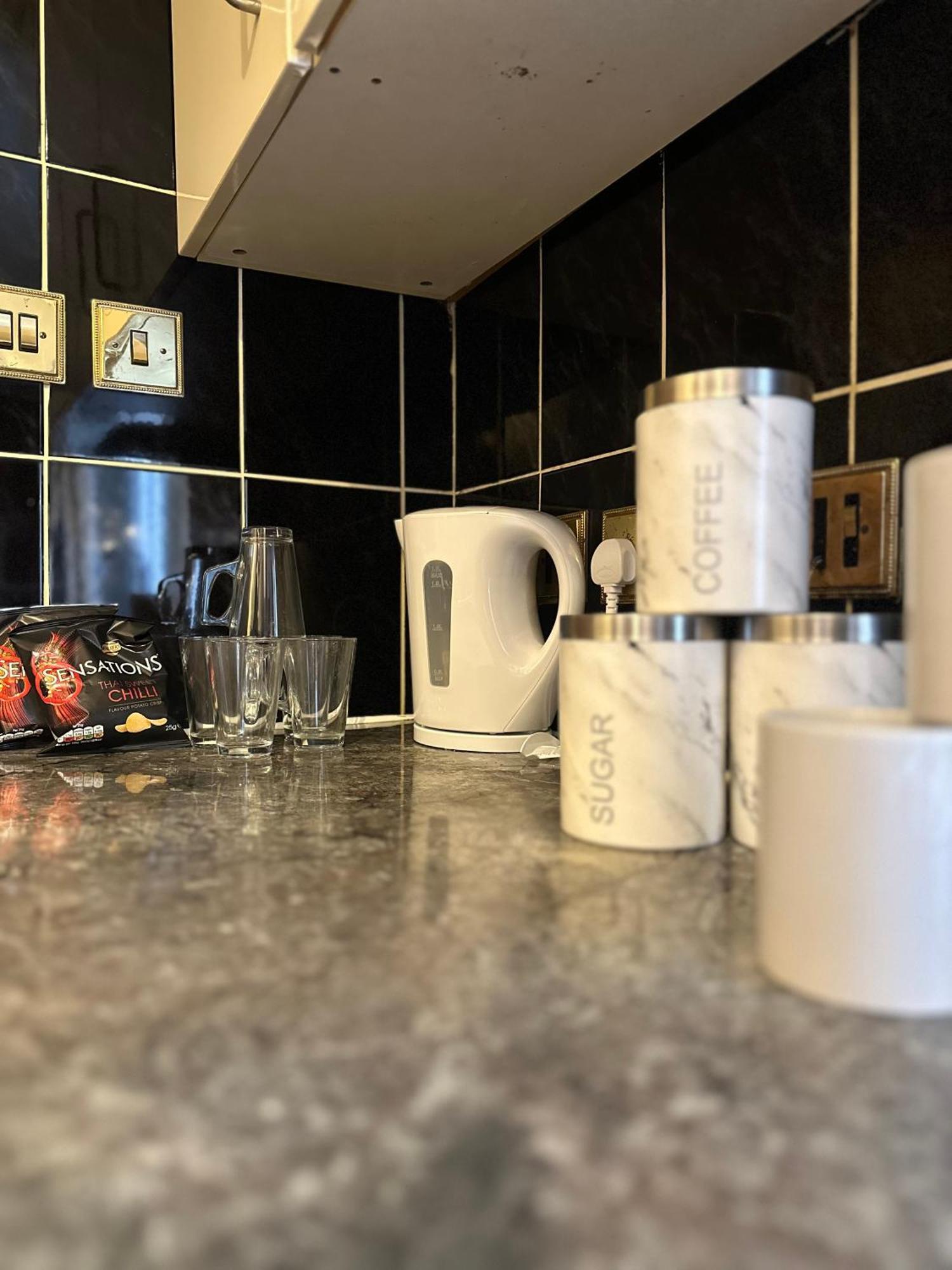 Leavesden Residence - Central - Cosy - Harry Potter Уотфорд Екстериор снимка