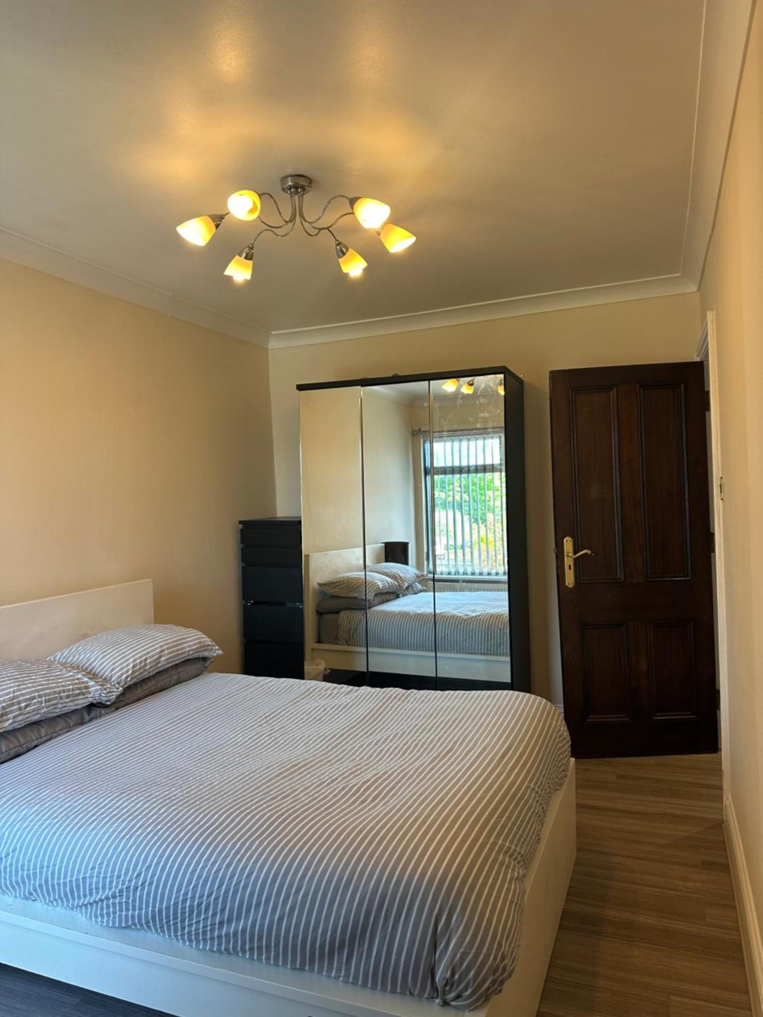 Leavesden Residence - Central - Cosy - Harry Potter Уотфорд Екстериор снимка