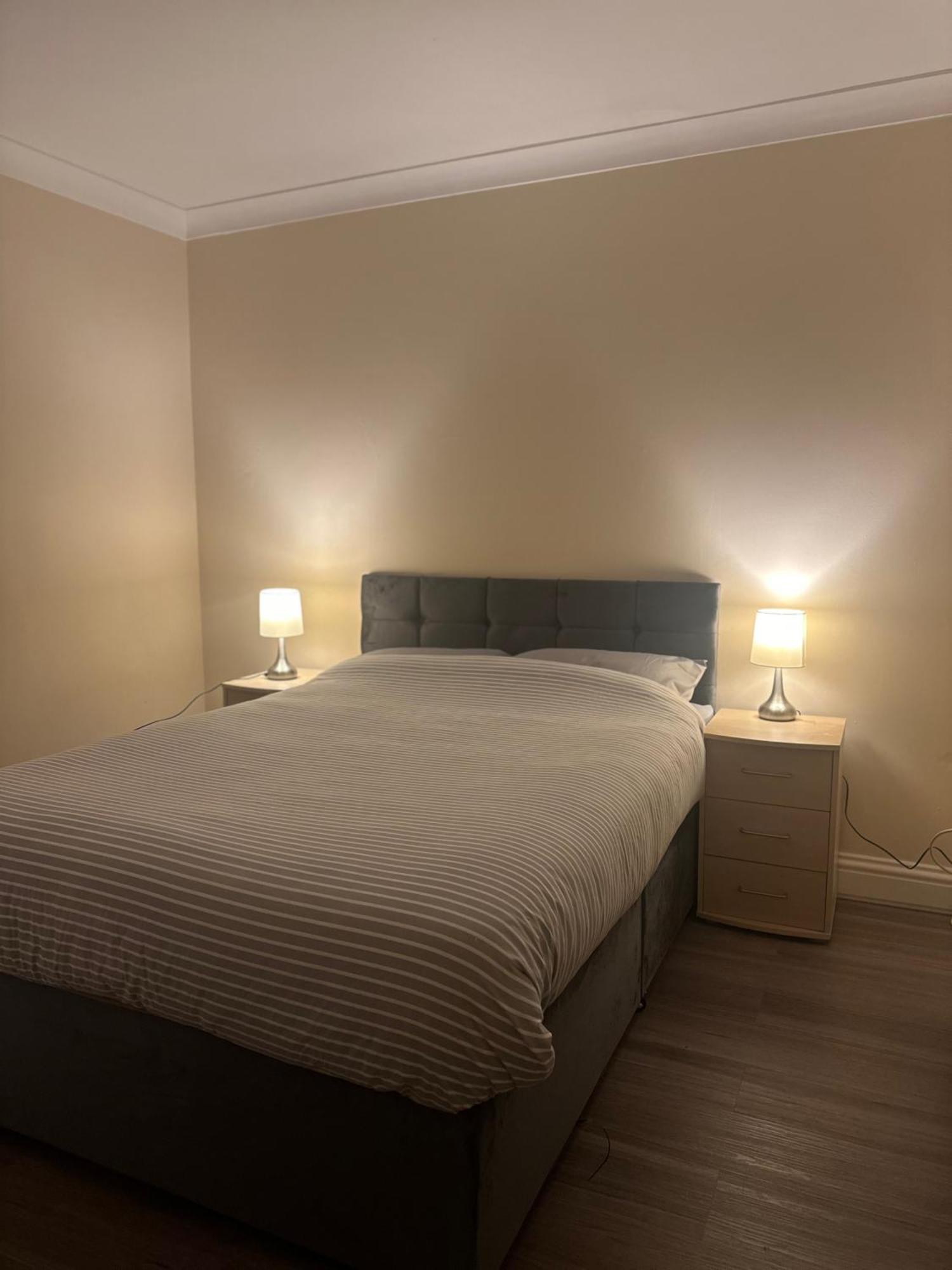 Leavesden Residence - Central - Cosy - Harry Potter Уотфорд Екстериор снимка