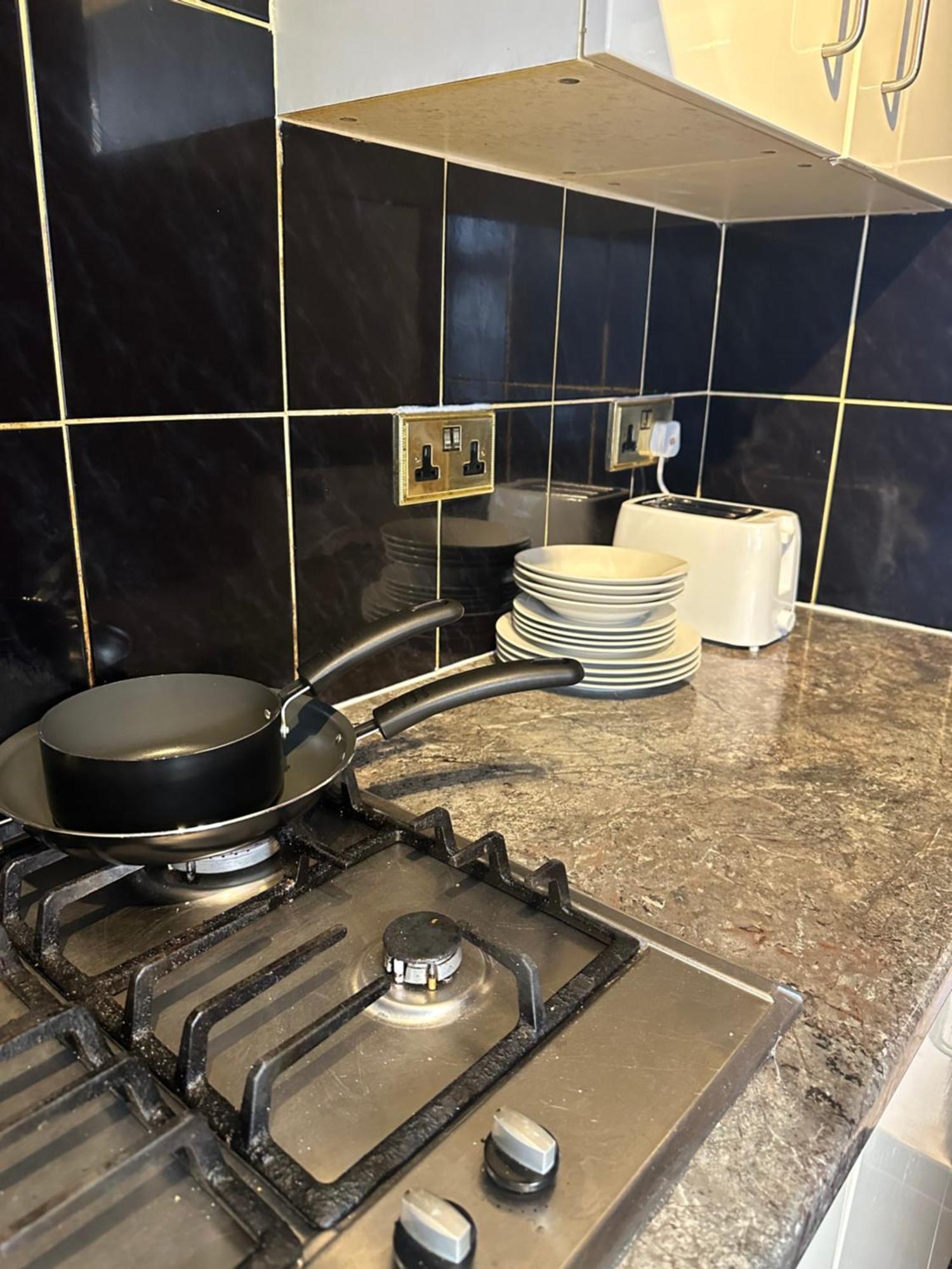 Leavesden Residence - Central - Cosy - Harry Potter Уотфорд Екстериор снимка